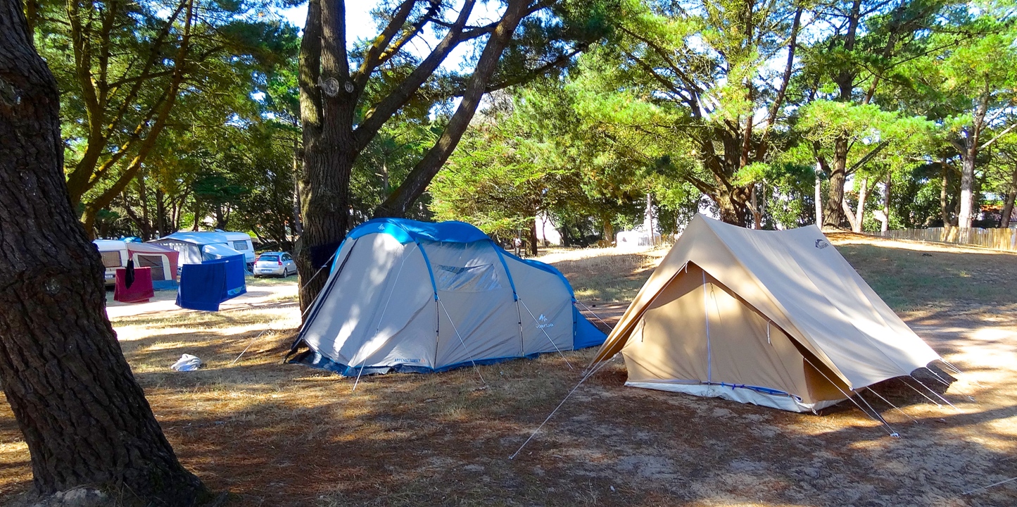 http://www.sacrescoeursmormaison.org/wp-content/uploads/2021/02/19-Le-camping-1.jpg