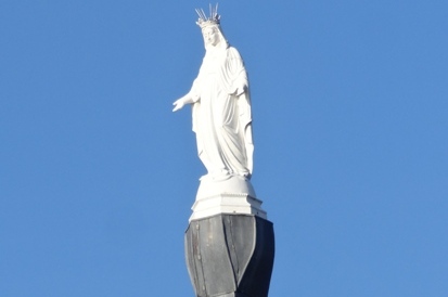 http://www.sacrescoeursmormaison.org/wp-content/uploads/2021/02/30-Ste-Vierge-au-sommet-de-la-chapelle.jpg