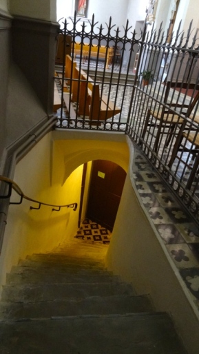 http://www.sacrescoeursmormaison.org/wp-content/uploads/2021/02/38-Escalier-vers-la-crypte-1.jpg