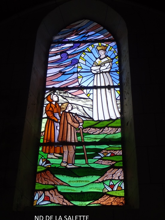 https://www.sacrescoeursmormaison.org/wp-content/uploads/2021/08/CHAPELLE-DE-LA-SALETTE-5.jpg