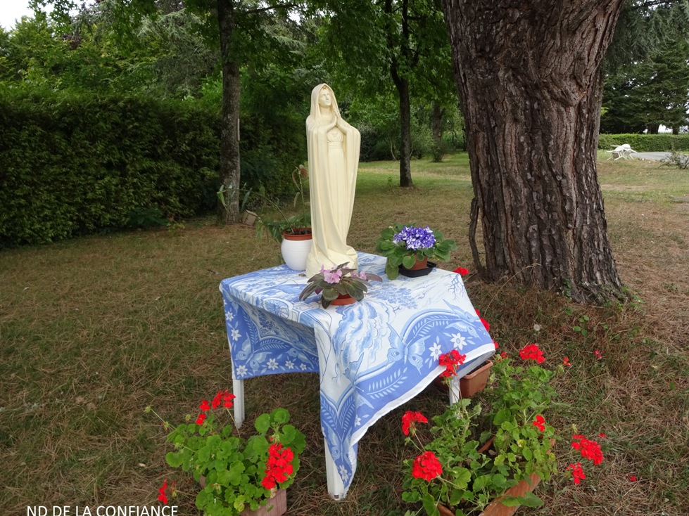 https://www.sacrescoeursmormaison.org/wp-content/uploads/2021/08/ND-DE-LA-CONFIANCE-3.jpg