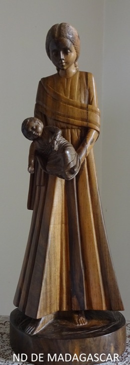 https://www.sacrescoeursmormaison.org/wp-content/uploads/2021/08/VIERGE-DE-MADAGASCAR.jpg