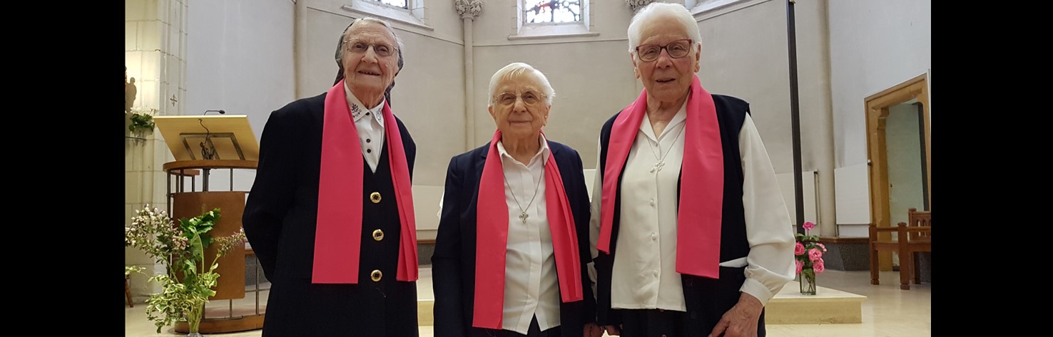 Un trio de centenaires à la Maison mère des sœurs de Mormaison (France)