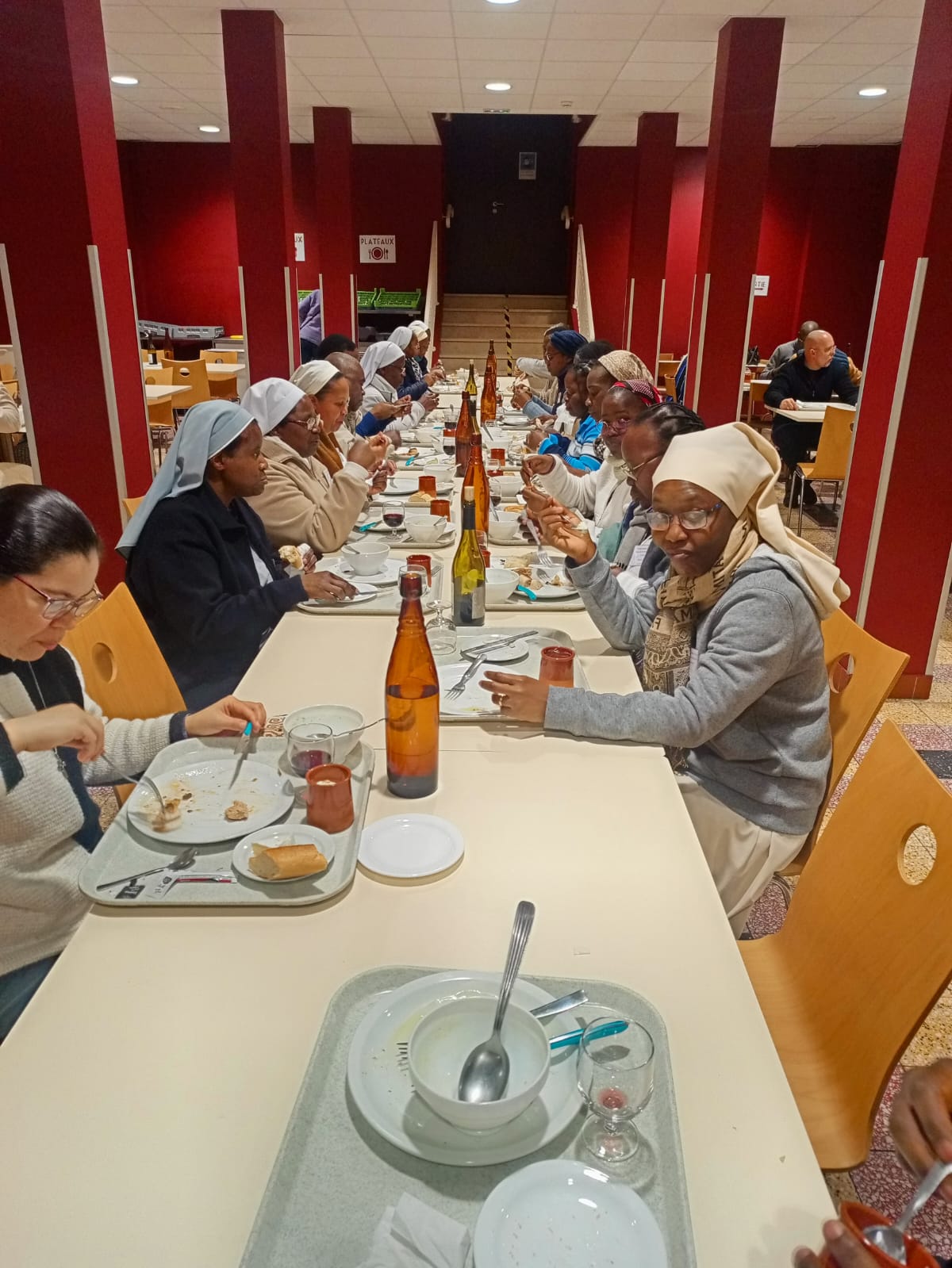 https://www.sacrescoeursmormaison.org/wp-content/uploads/2025/02/photo-8-repas-culturel.jpg