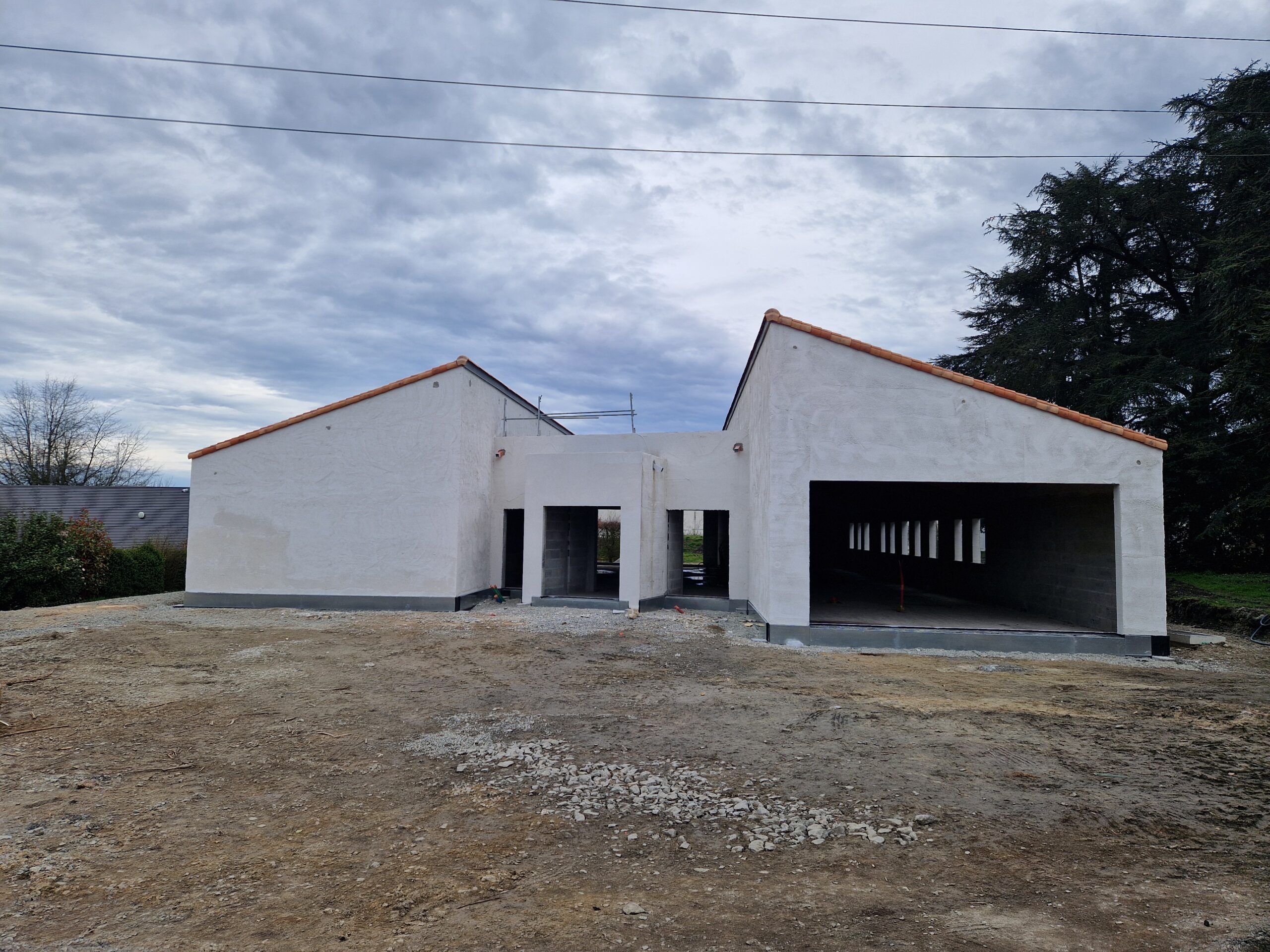 https://www.sacrescoeursmormaison.org/wp-content/uploads/2025/04/Batiment-A.-des-Services-et-bureaux-scaled.jpg