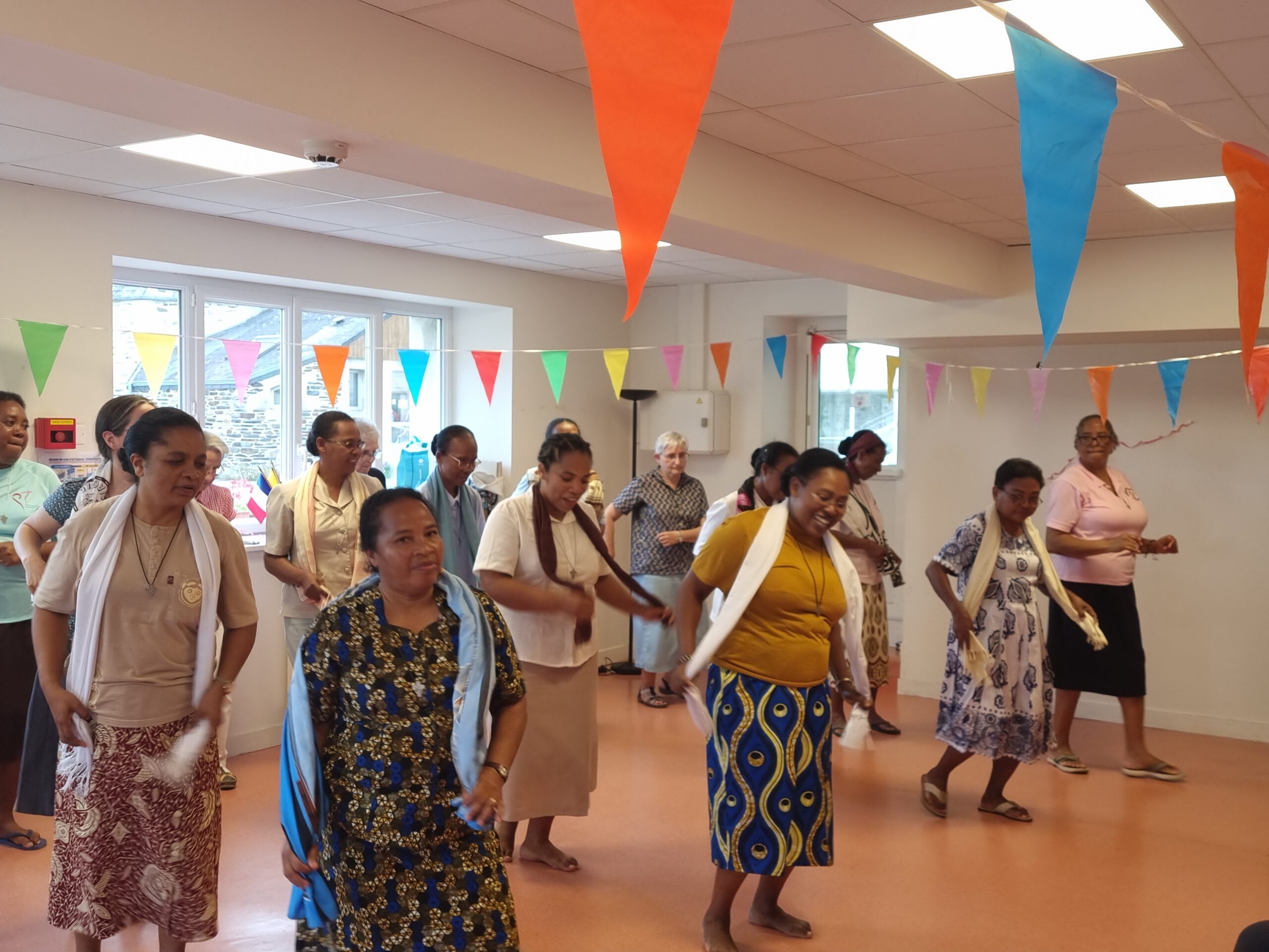 https://www.sacrescoeursmormaison.org/wp-content/uploads/2025/07/20250713_2008301-scaled.jpg