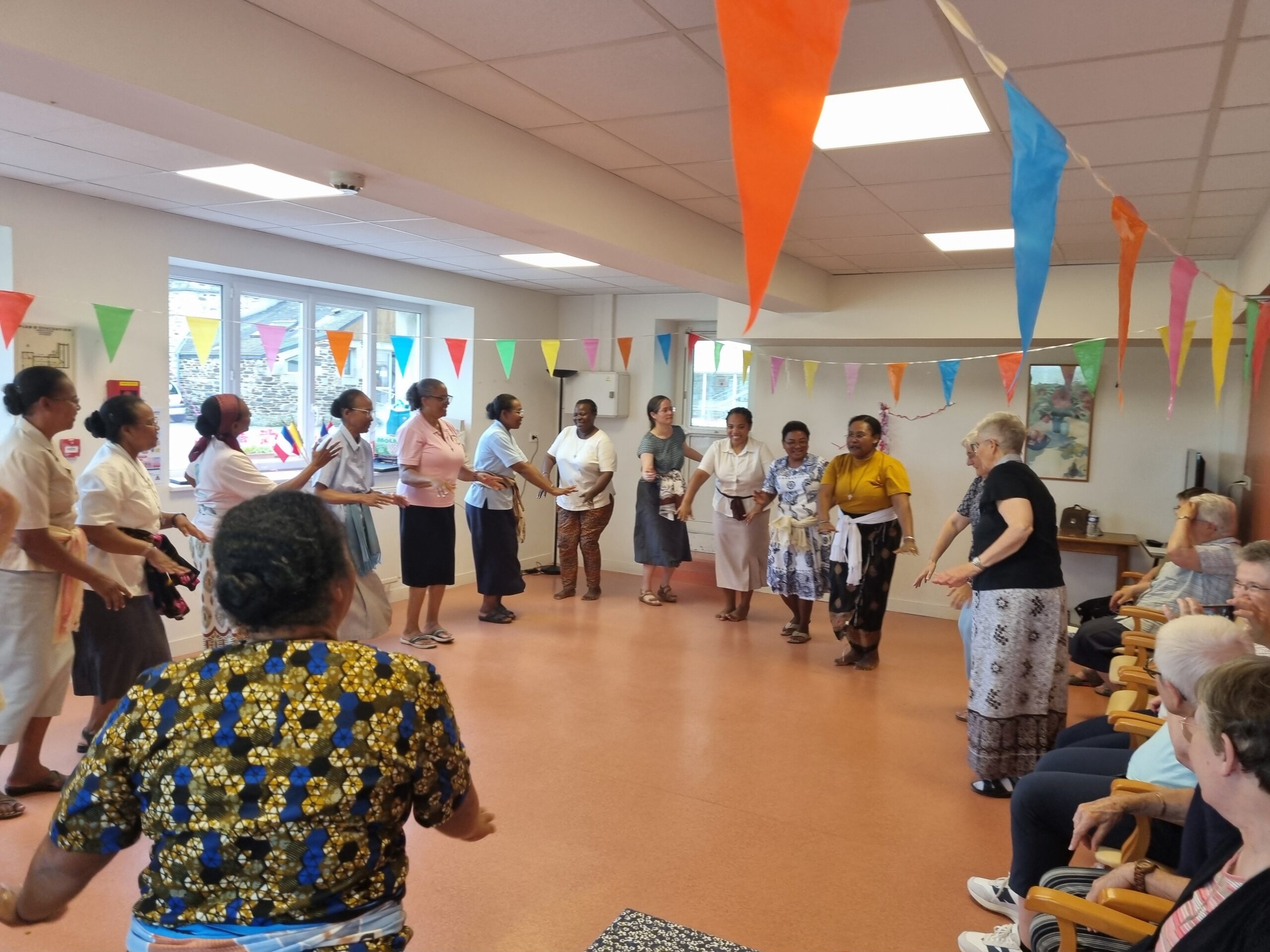 https://www.sacrescoeursmormaison.org/wp-content/uploads/2025/07/20250713_201309-scaled.jpg