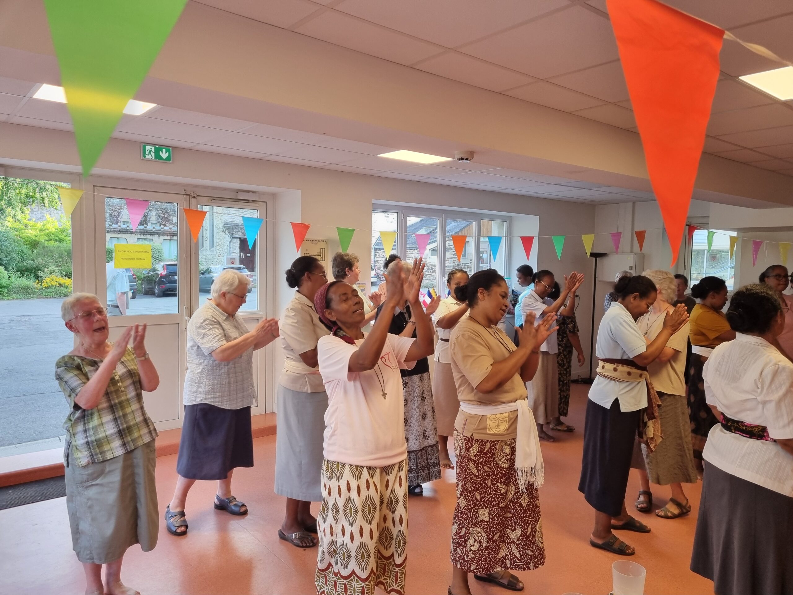 https://www.sacrescoeursmormaison.org/wp-content/uploads/2025/07/20250713_2026511-scaled.jpg