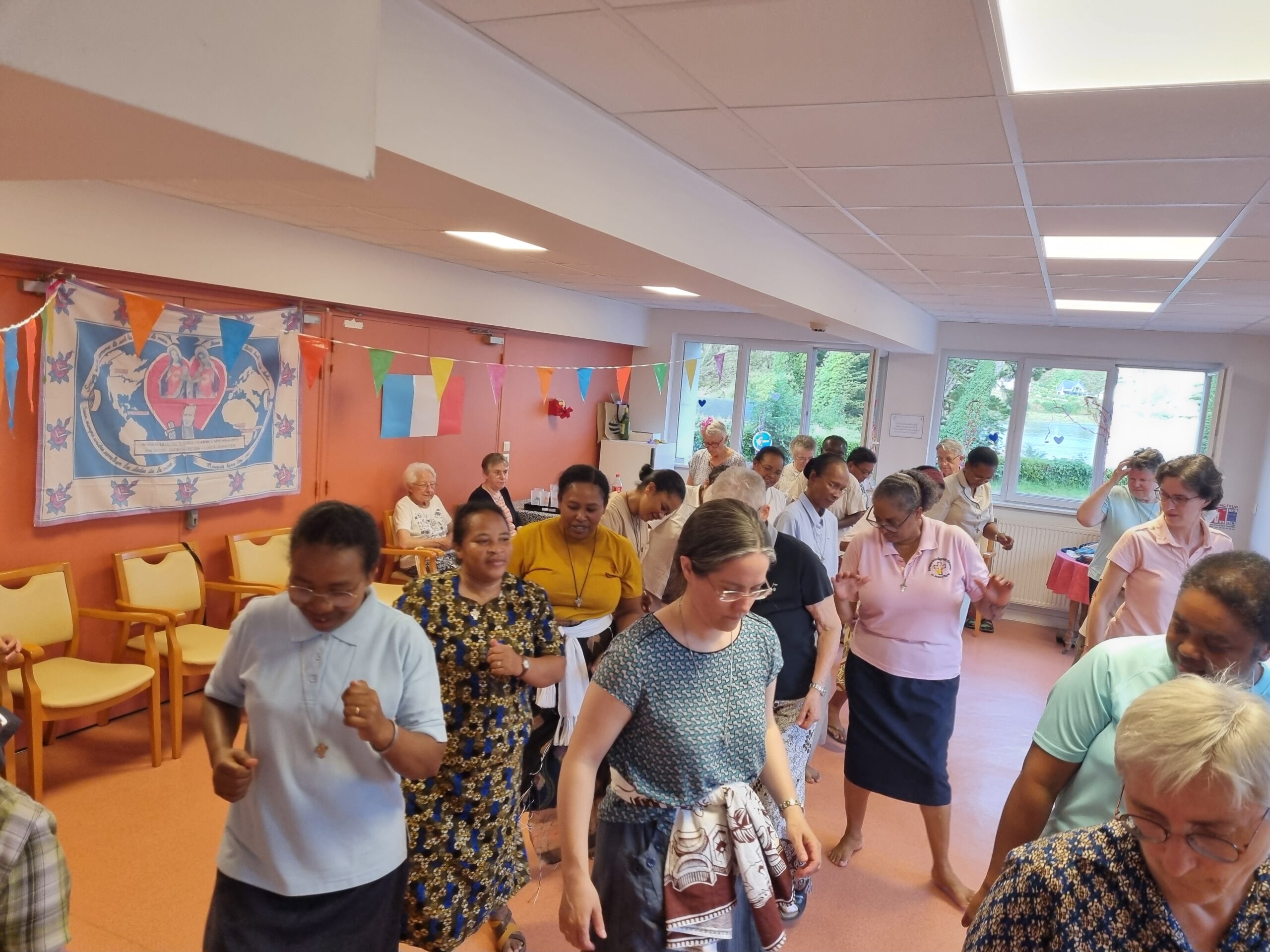 https://www.sacrescoeursmormaison.org/wp-content/uploads/2025/07/20250713_204103-scaled.jpg