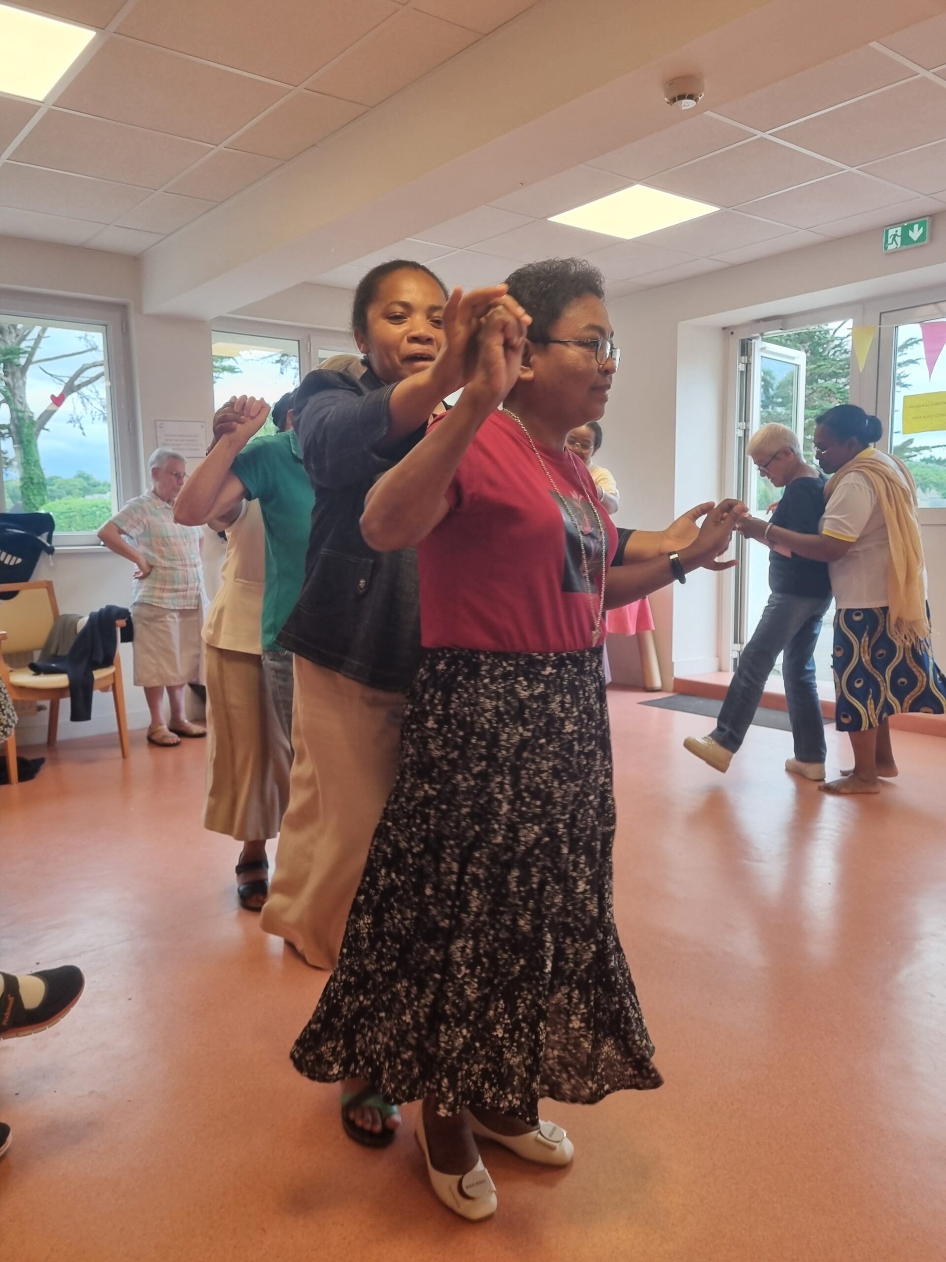 https://www.sacrescoeursmormaison.org/wp-content/uploads/2025/07/20250722_201037-scaled.jpg