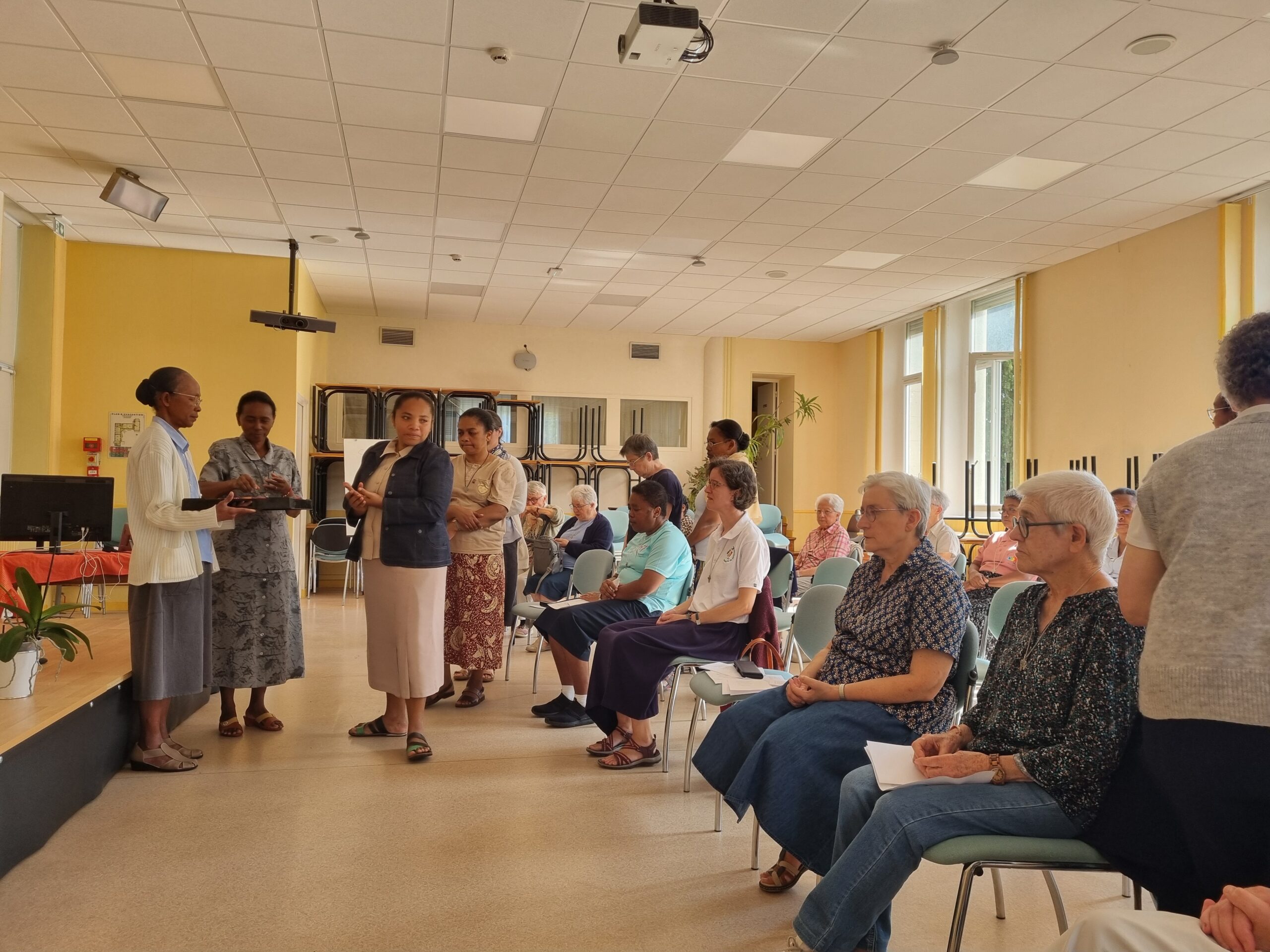 https://www.sacrescoeursmormaison.org/wp-content/uploads/2025/07/20250723_103431-scaled.jpg