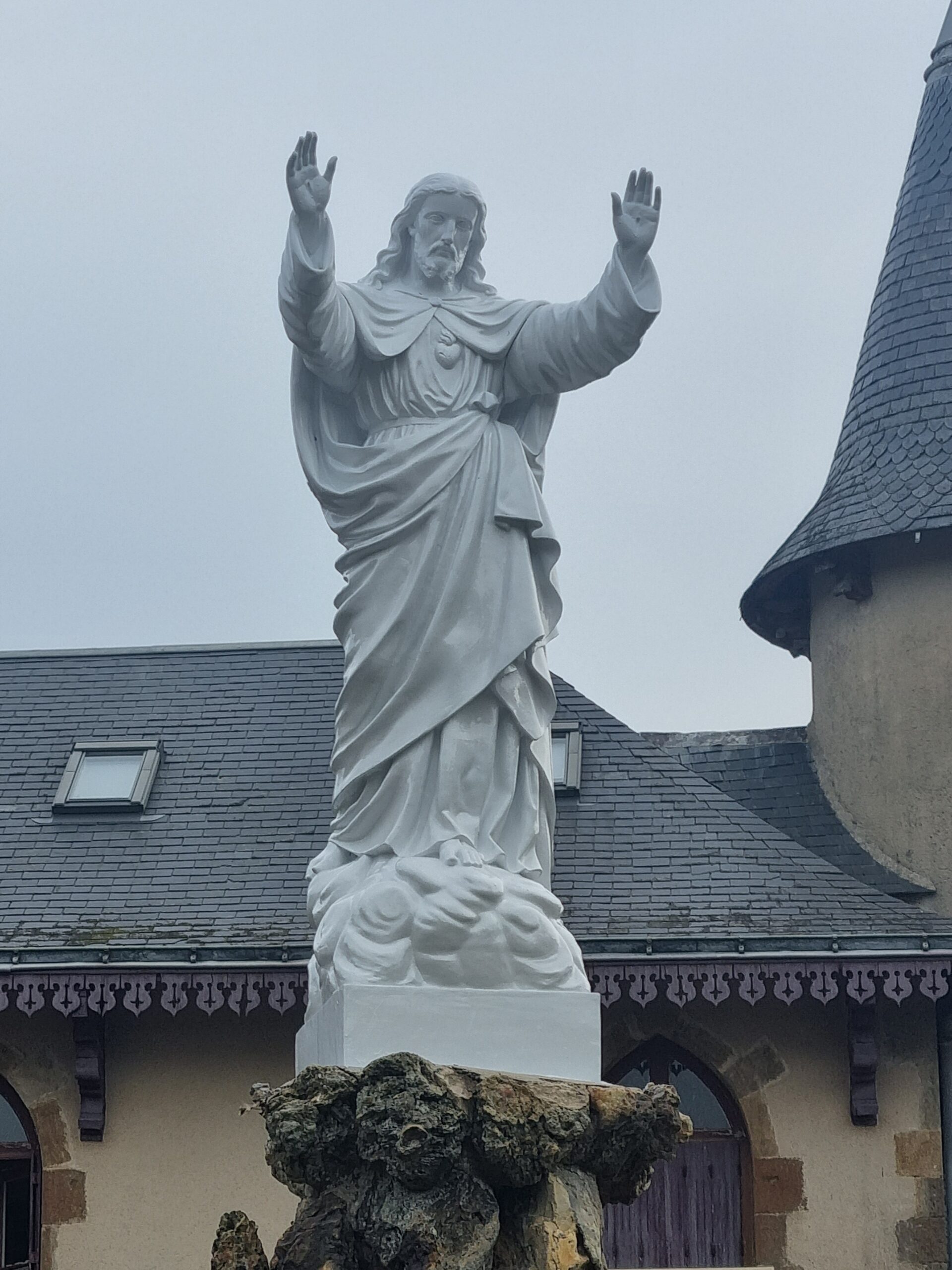 https://www.sacrescoeursmormaison.org/wp-content/uploads/2025/10/20250927_094704-scaled.jpg