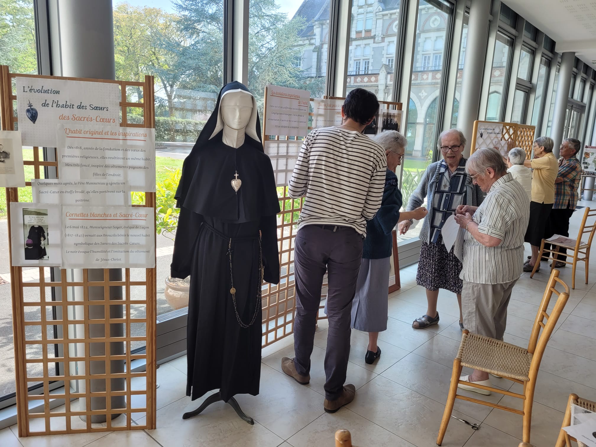 https://www.sacrescoeursmormaison.org/wp-content/uploads/2025/10/IMG-20251016-WA0034.jpg